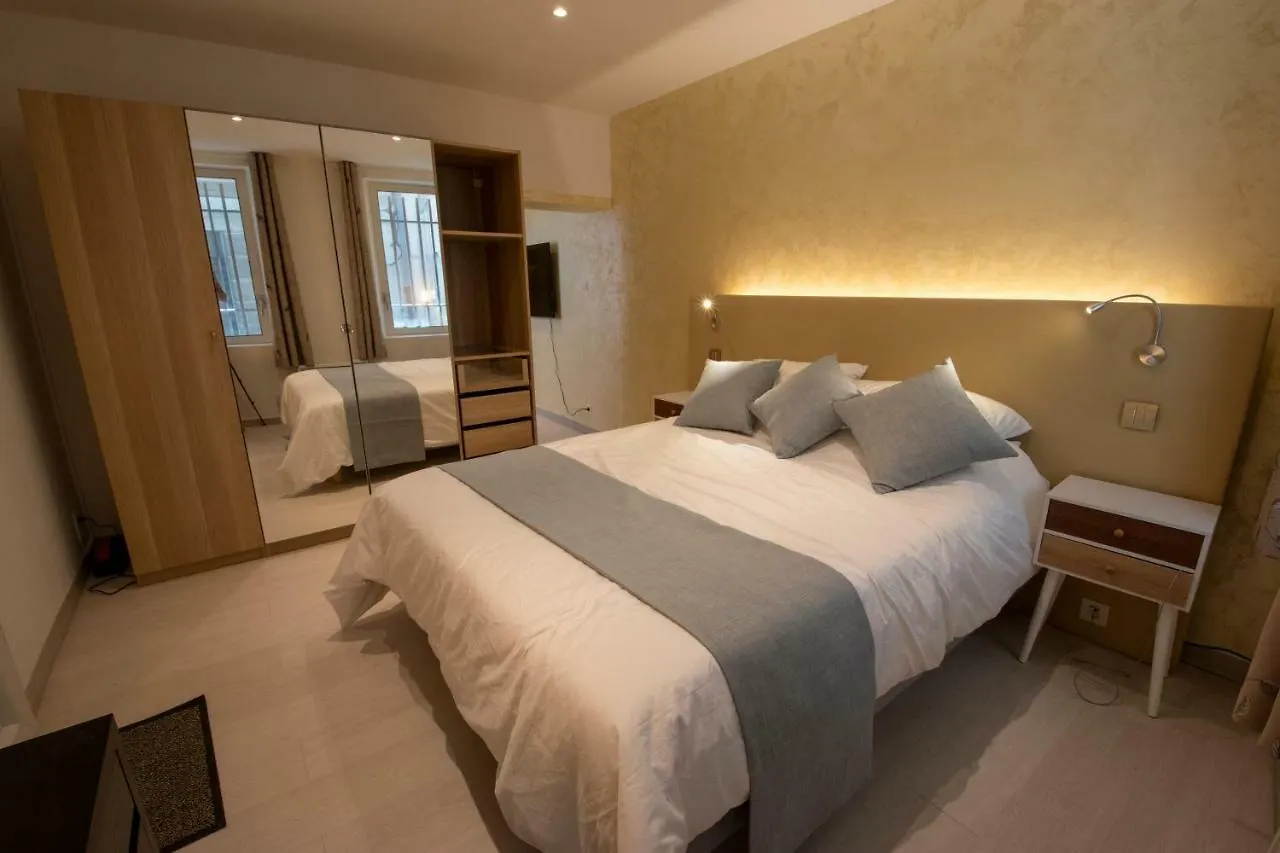 Appartement A l'ombre du Palais à Avignon France