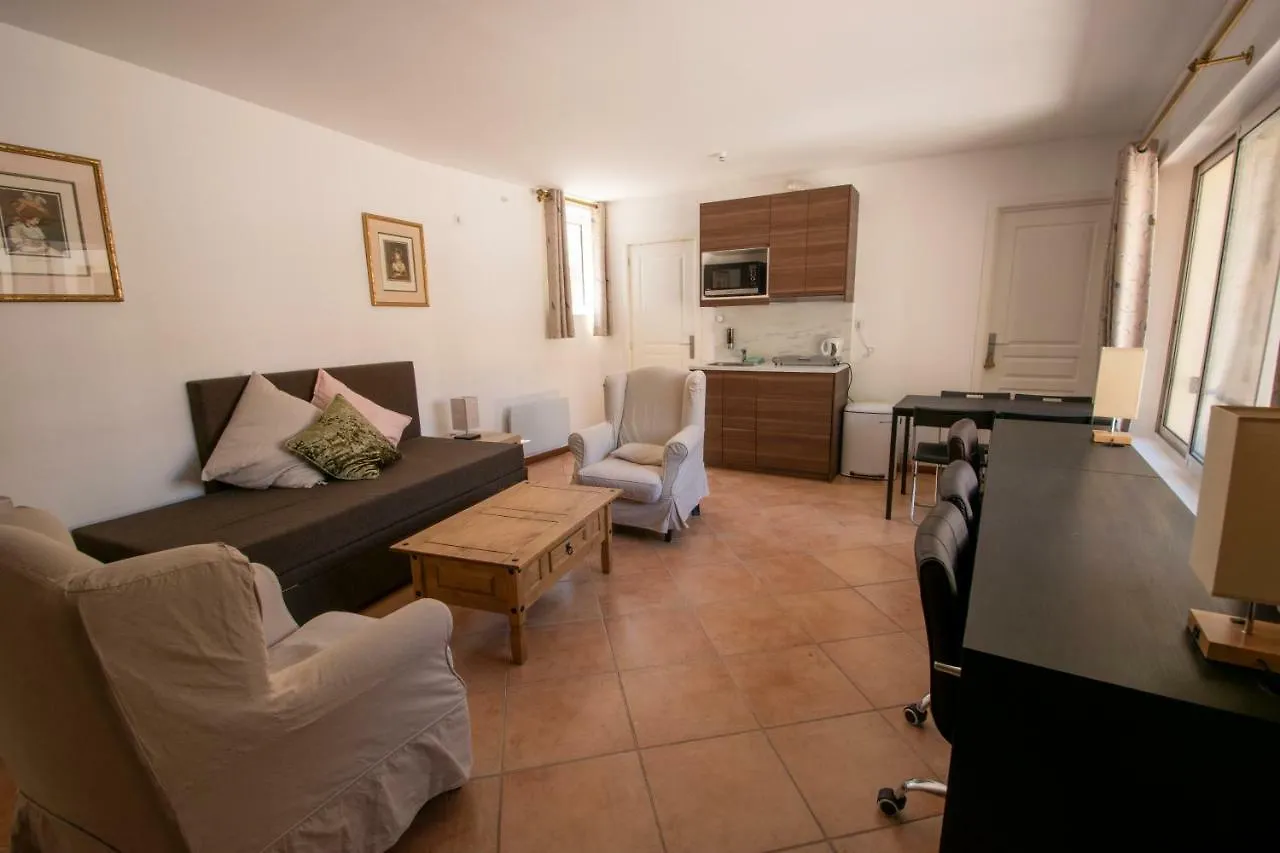 A L'Ombre Du Palais Apartment Avignon